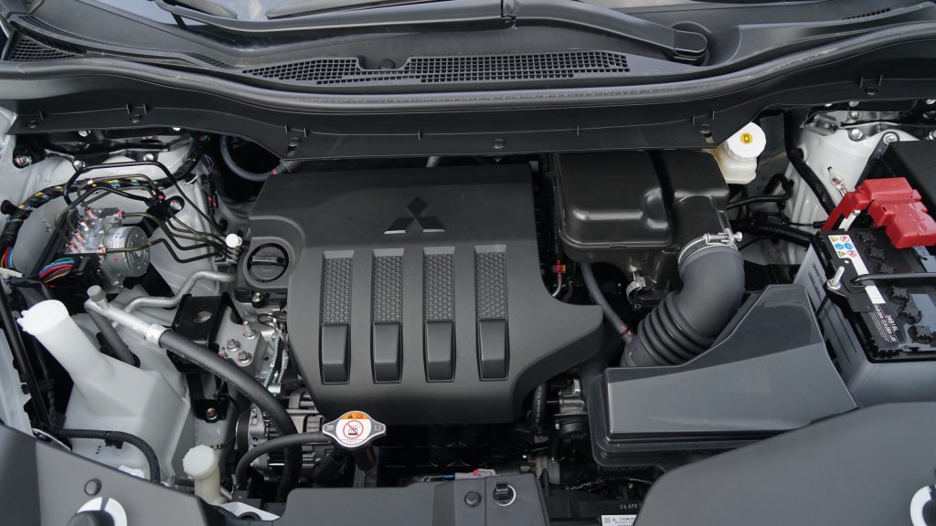 Mitsubishi xpander 2023 khoang động cơ