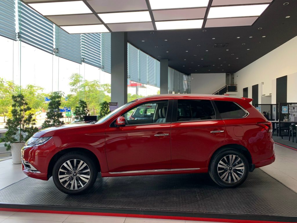 Mitsubishi Outlander 2025