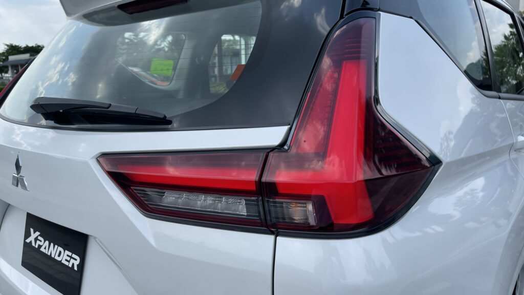 đèn hậu xpander eco
