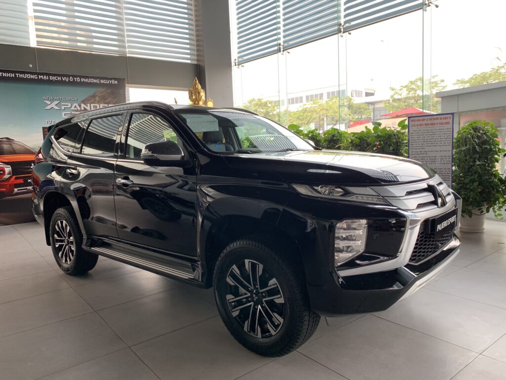 Mitsubishi Pajero Giảm Giá 220 Triệu Đồng - Cơ Hội Rinh Xe SUV Đỉnh Cao!