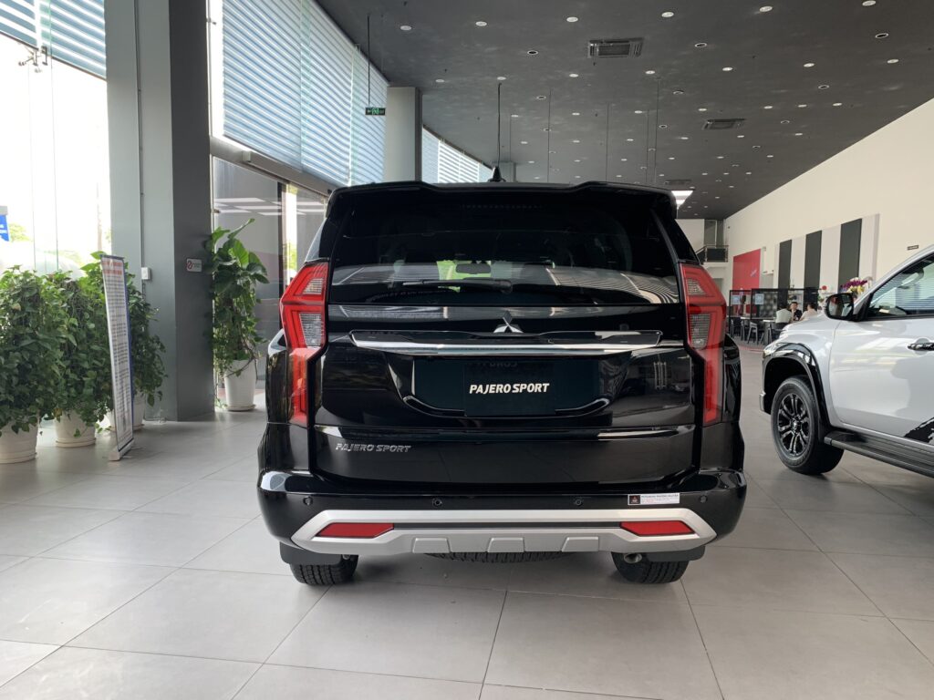 Mitsubishi Pajero Giảm Giá 220 Triệu Đồng - Cơ Hội Rinh Xe SUV Đỉnh Cao!