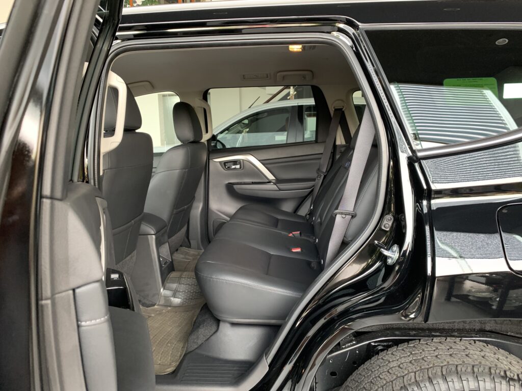 Mitsubishi Pajero Giảm Giá 220 Triệu Đồng - Cơ Hội Rinh Xe SUV Đỉnh Cao!