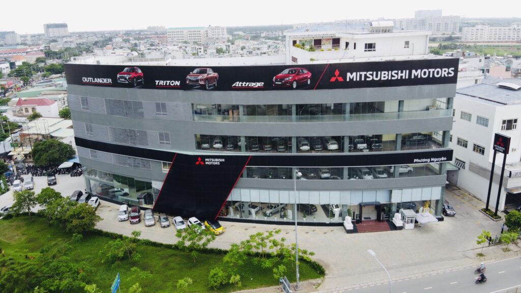 Tổng thể mặt tiền Mitsubishi Bến Thành