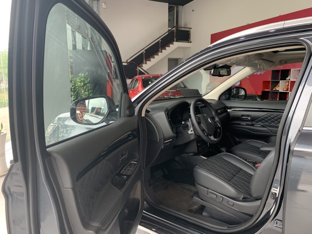 Báo Giá Lăn Bánh Mitsubishi Outlander 2024 Tháng 5