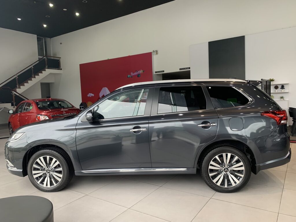 Báo Giá Lăn Bánh Mitsubishi Outlander 2024 Tháng 5