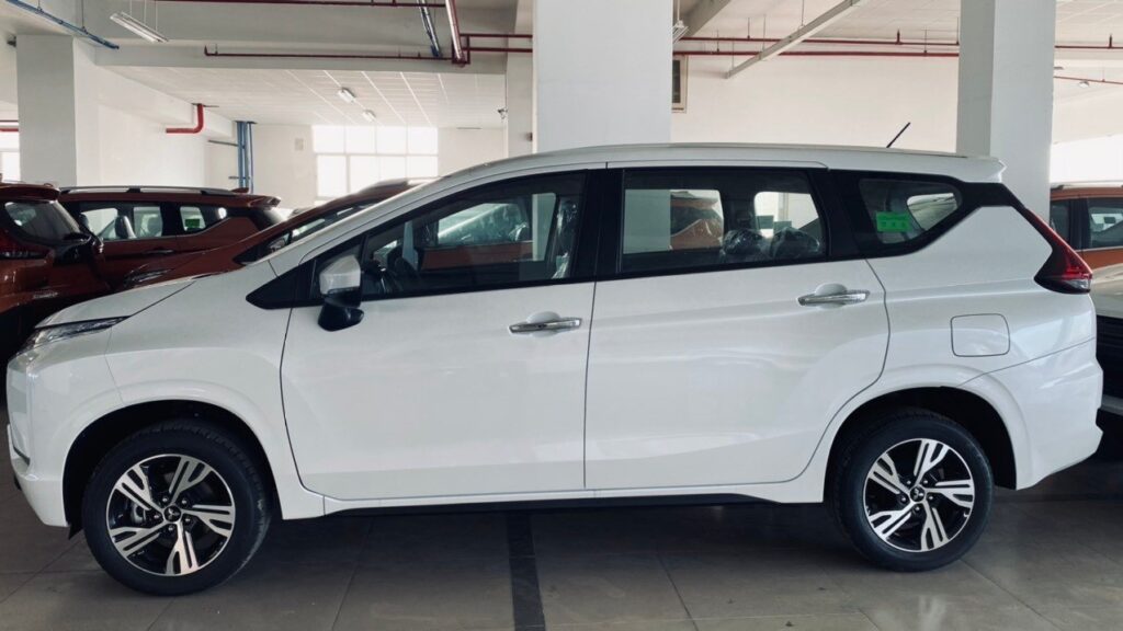 giá xe mitsubishi xpander mt màu trắng
