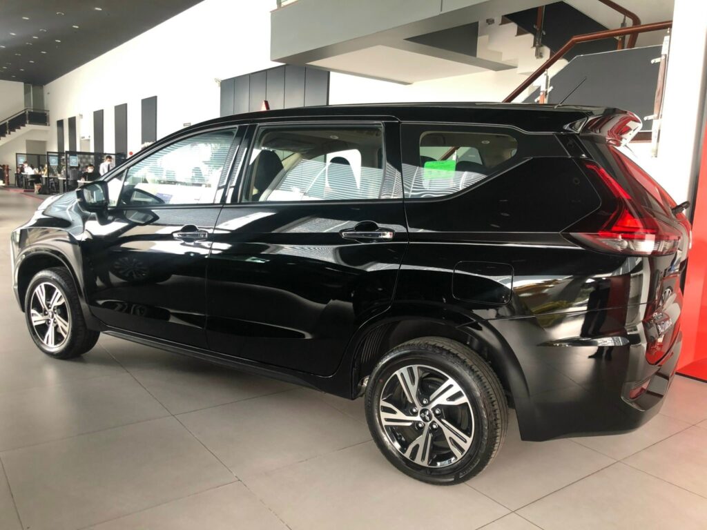 giá xe mitsubishi xpander mt màu đen