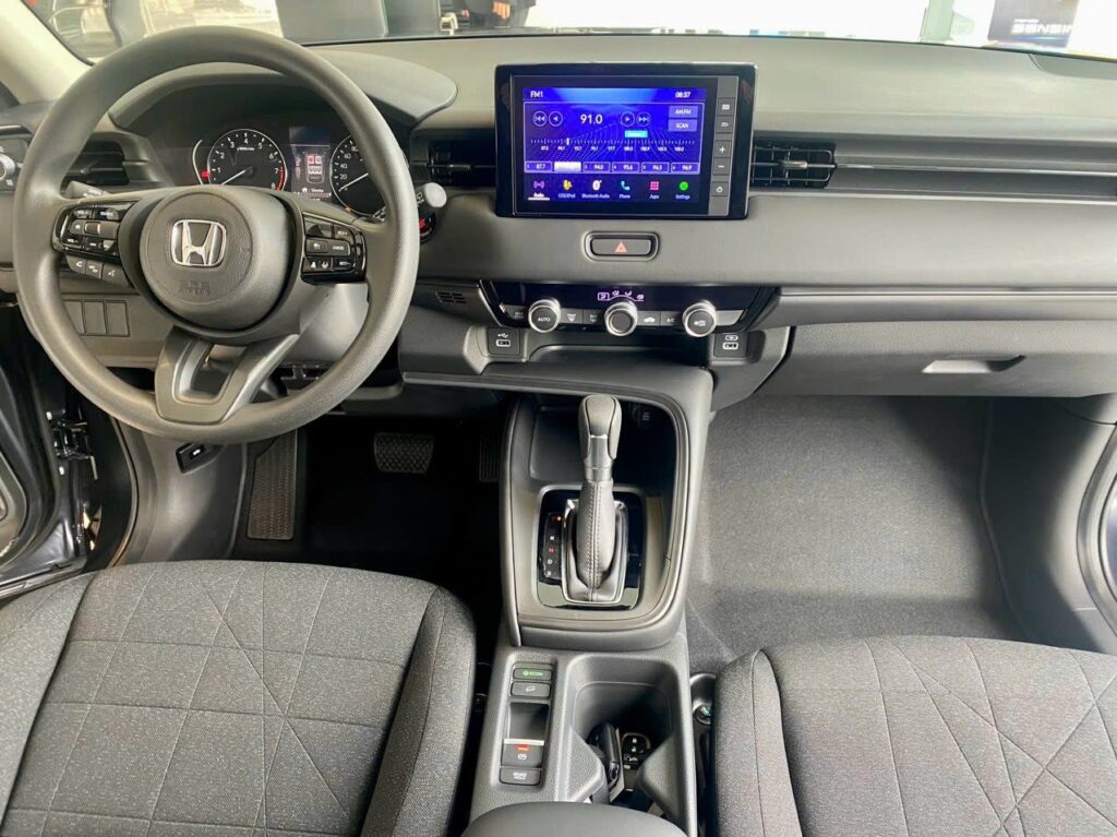 So Sánh Mitsubishi Xforce Premium 2024 và Honda HR-V G