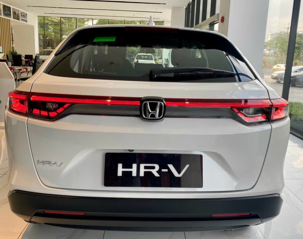 So Sánh Mitsubishi Xforce Premium 2024 và Honda HR-V G