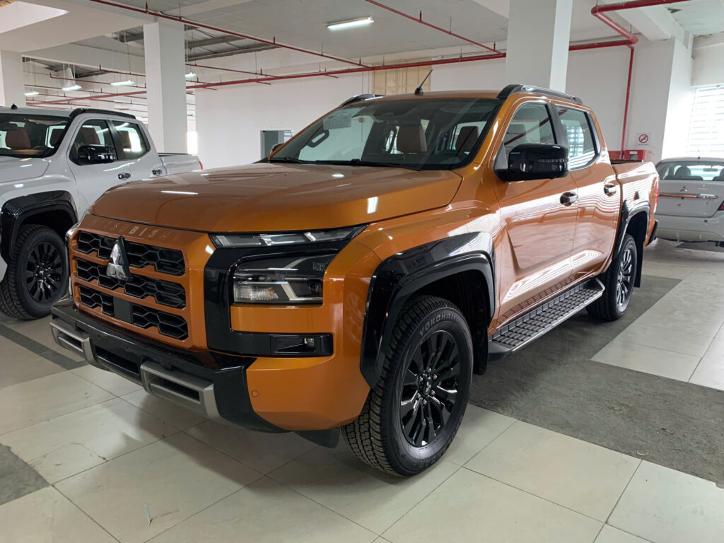 Mitsubishi Triton 2 Cầu Athlete 2024