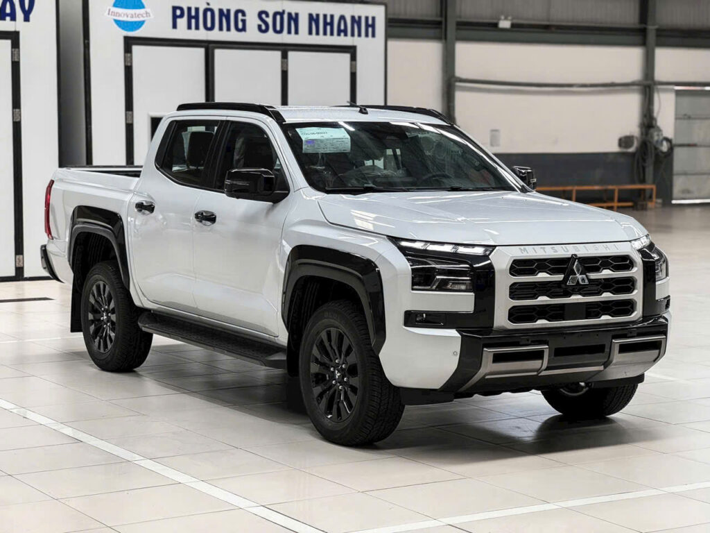 Mitsubishi Triton 2 Cầu Athlete 2025