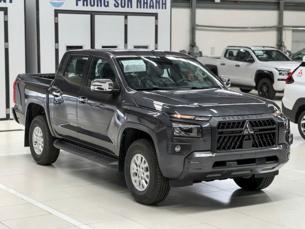 Mitsubishi Triton 2 Cầu Athlete 2025