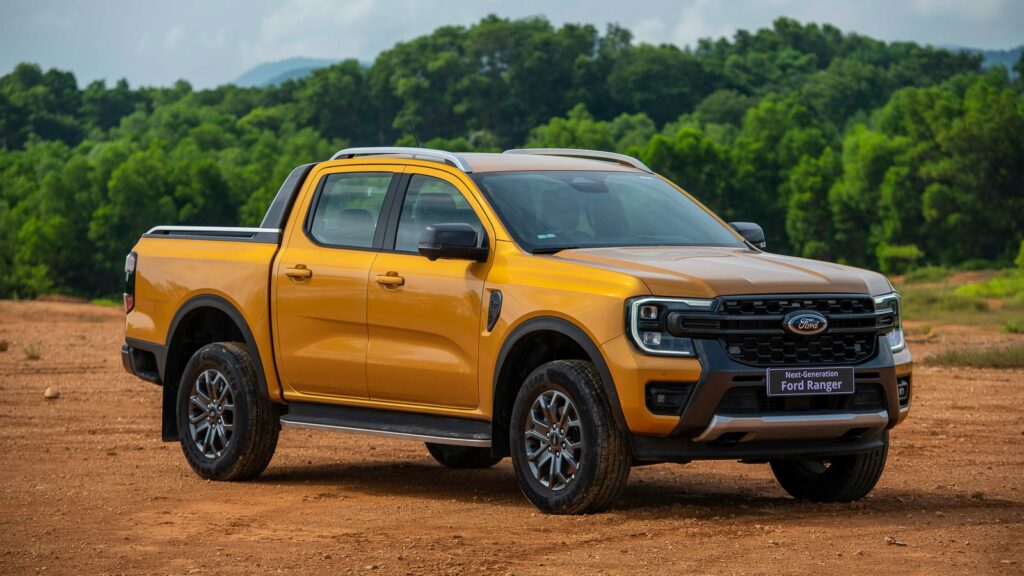 So sánh xe bán tải Mitsubishi Triton Athlete 2025 với Ford Ranger Wildtrak